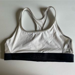Calvin Kleins Sports Bra Medium